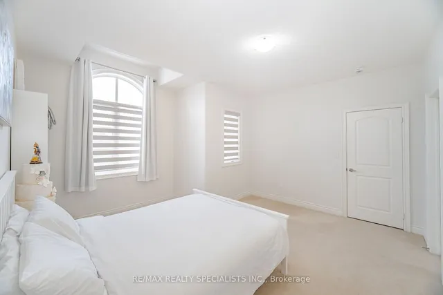 Additional image 27 of 42 Balloon Cres