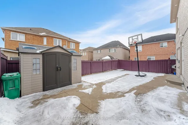 Additional image 40 of 4 Runnymede Cres