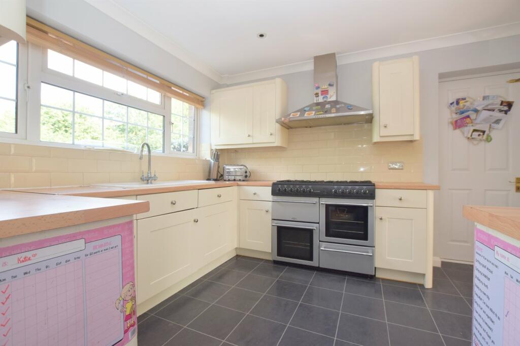 Additional image 7 of Gilmour Rise, Billericay, CM12