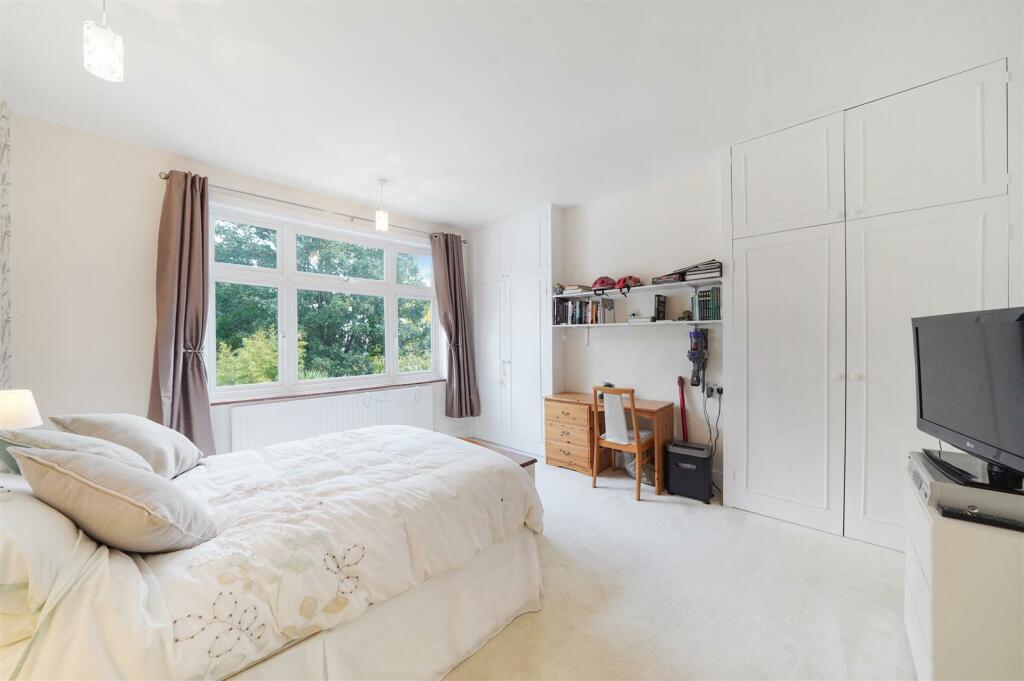 Additional image 13 of Carlyle Road, Croydon