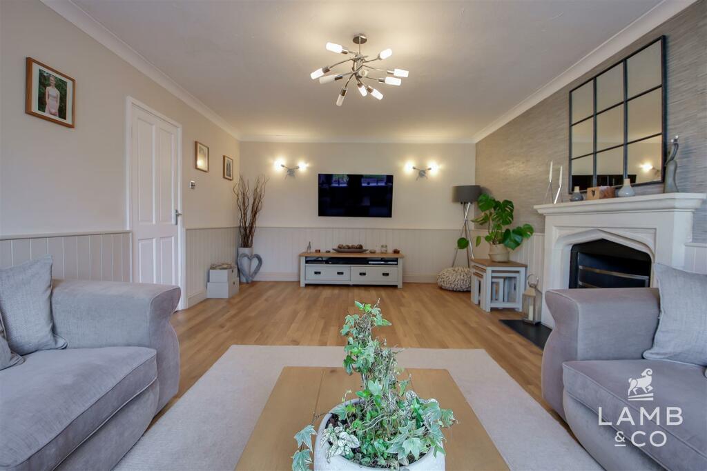 Additional image 36 of Queensway, Holland-On-Sea