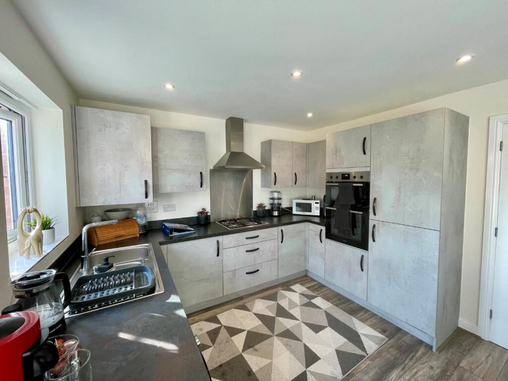 Additional image 12 of Standingwood Road