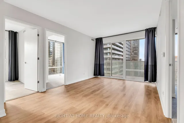 Additional image 9 of 501 Yonge St Unit 1212