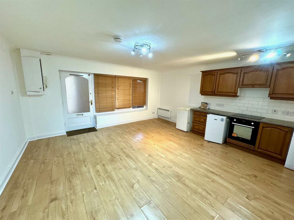 Additional image 4 of Near Station, Stansted