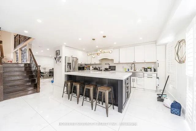 Additional image 15 of 6 Amboise Cres