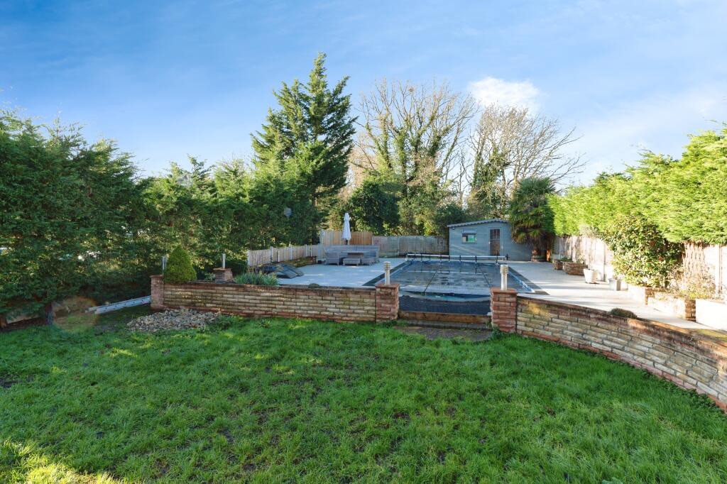 Additional image 17 of Oak Avenue, Crays Hill, Billericay, Essex, CM11