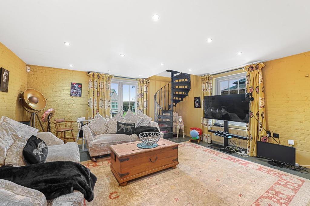 Additional image 52 of Frinton Road, Thorpe-Le-Soken