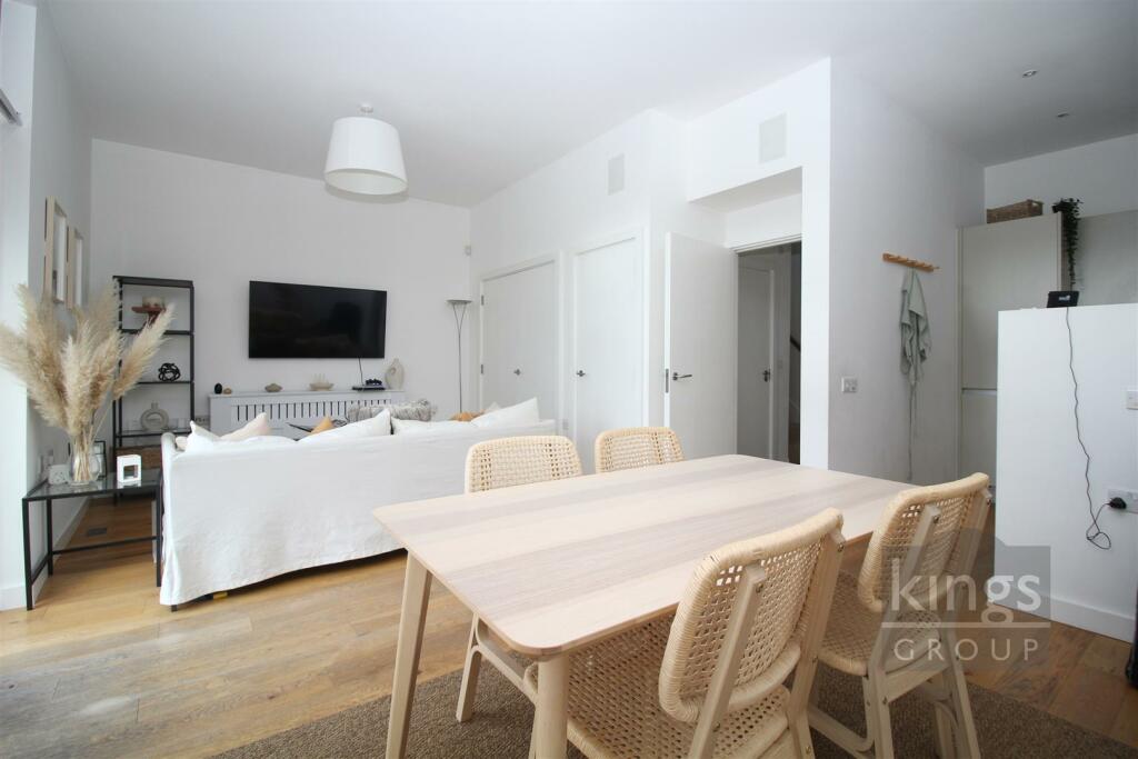 Additional image 6 of New Pond Street, Newhall