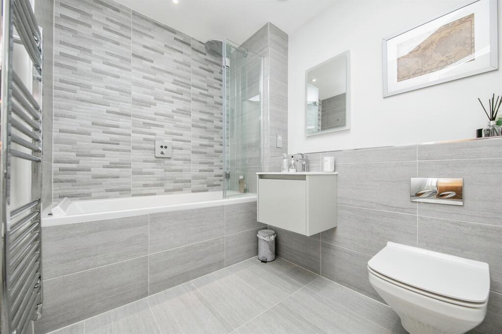 Additional image 14 of Clarendon Way, Colchester