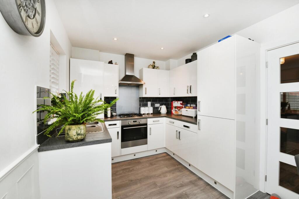 Additional image 5 of Oak Crescent, Burnham-on-Crouch, CM0