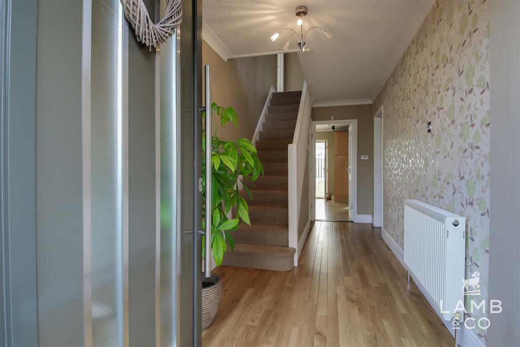 Additional image 3 of Queensway, Holland-On-Sea