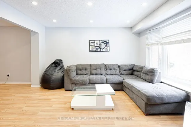 Additional image 21 of 48 Mandarin Cres