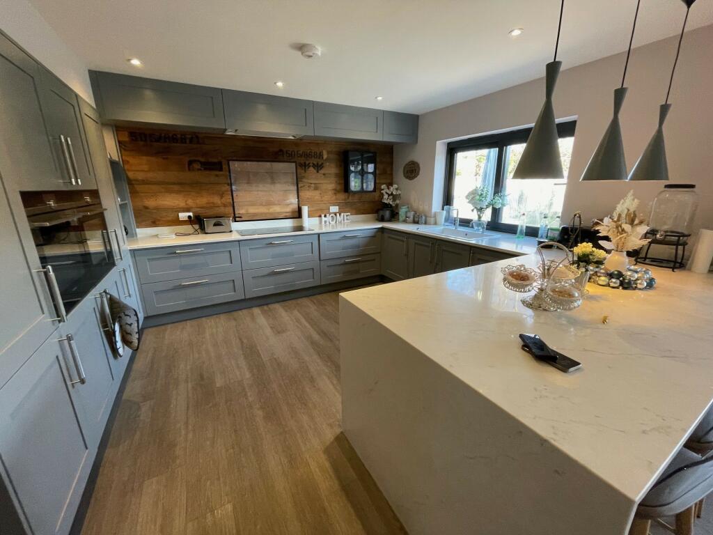 Additional image 6 of Oakview, Mill Lane, Hook End, Brentwood, Essex CM15 0PP