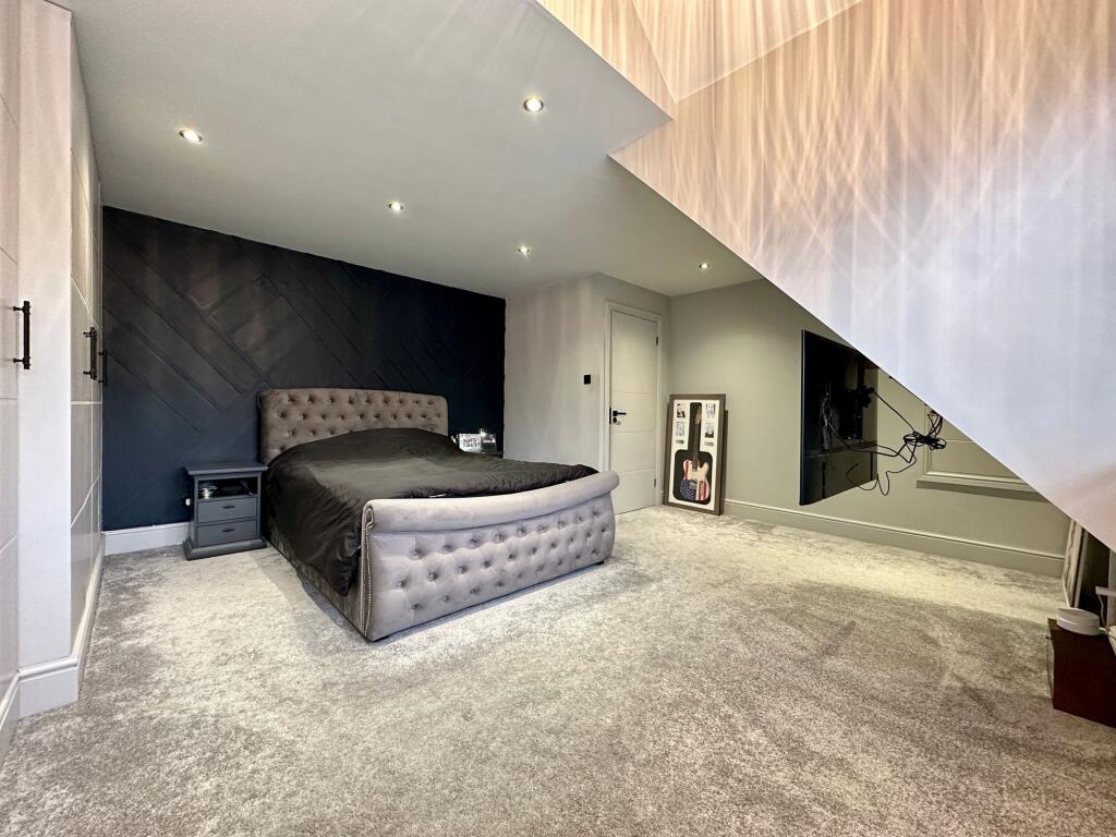 Additional image 19 of Oak Avenue, Crays Hill, CM11