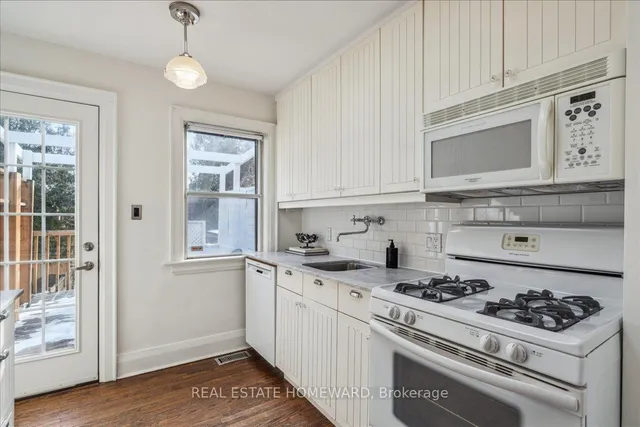 Additional image 18 of 103 Sparkhall Ave