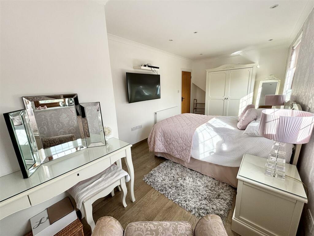 Additional image 18 of Thorndon Avenue, West Horndon, Brentwood