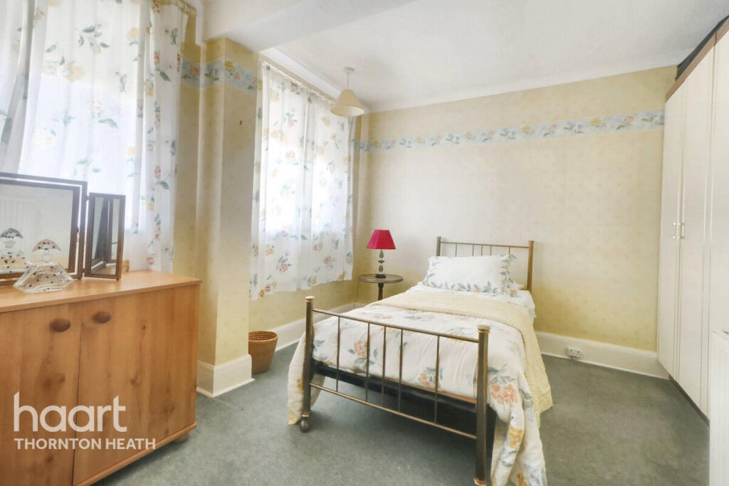Primary image of Hobart Gardens, Thornton Heath