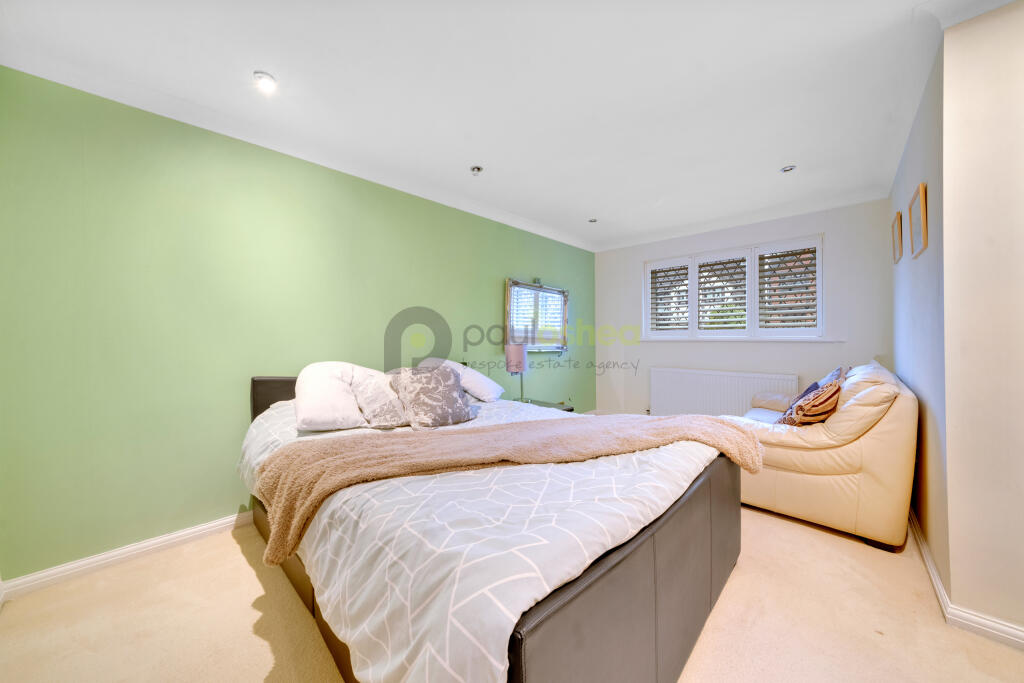 Additional image 12 of Farrers Place, Shirley Hills