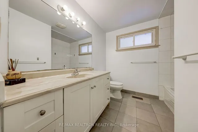 Additional image 22 of 365 Hollywood Ave