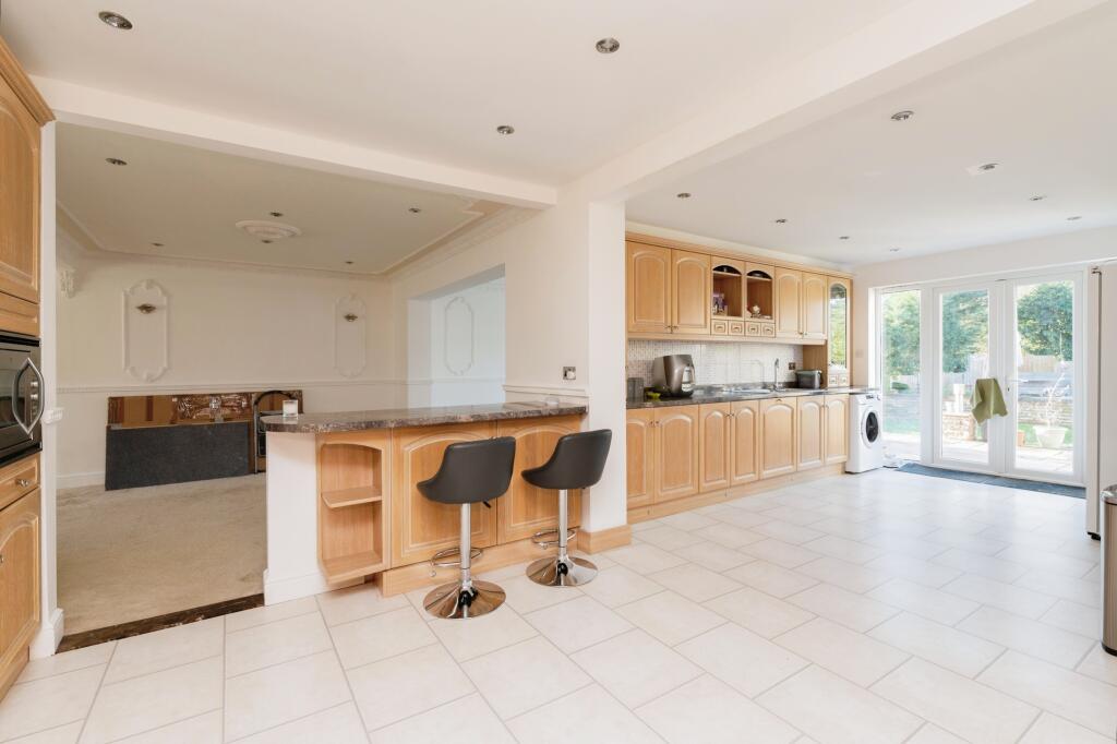 Additional image 2 of Oak Avenue, Crays Hill, Billericay, Essex, CM11