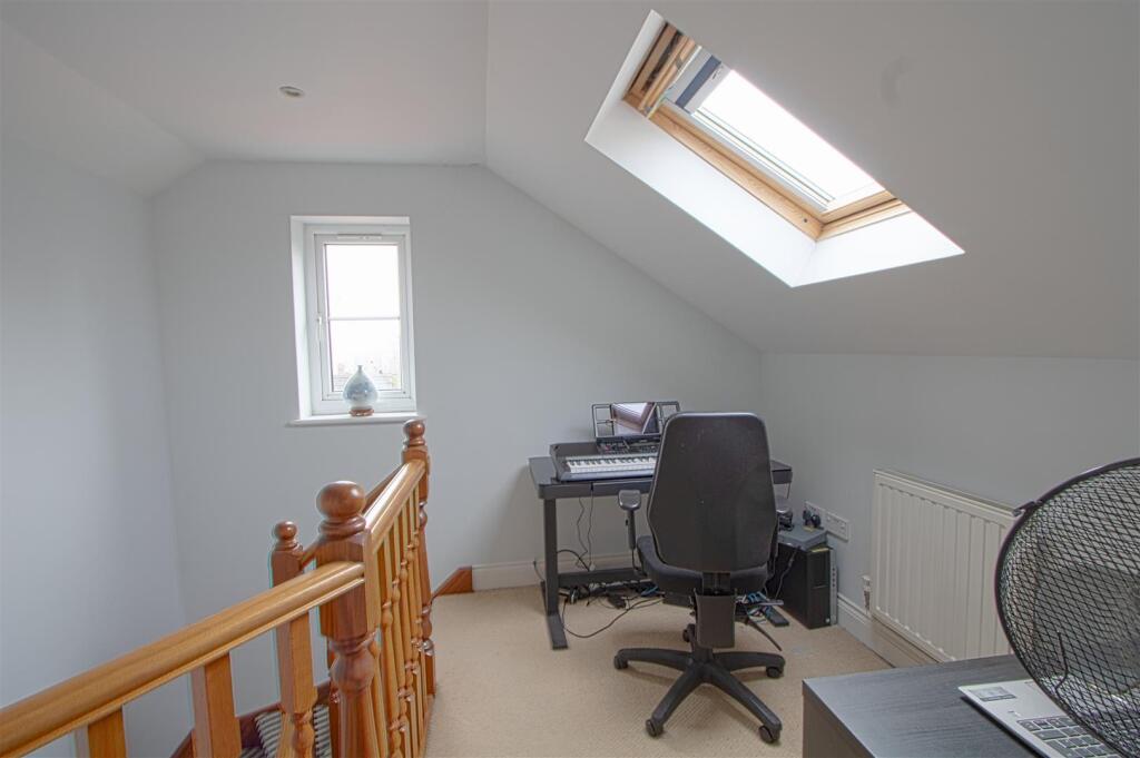 Additional image 21 of Highland Grove, Billericay