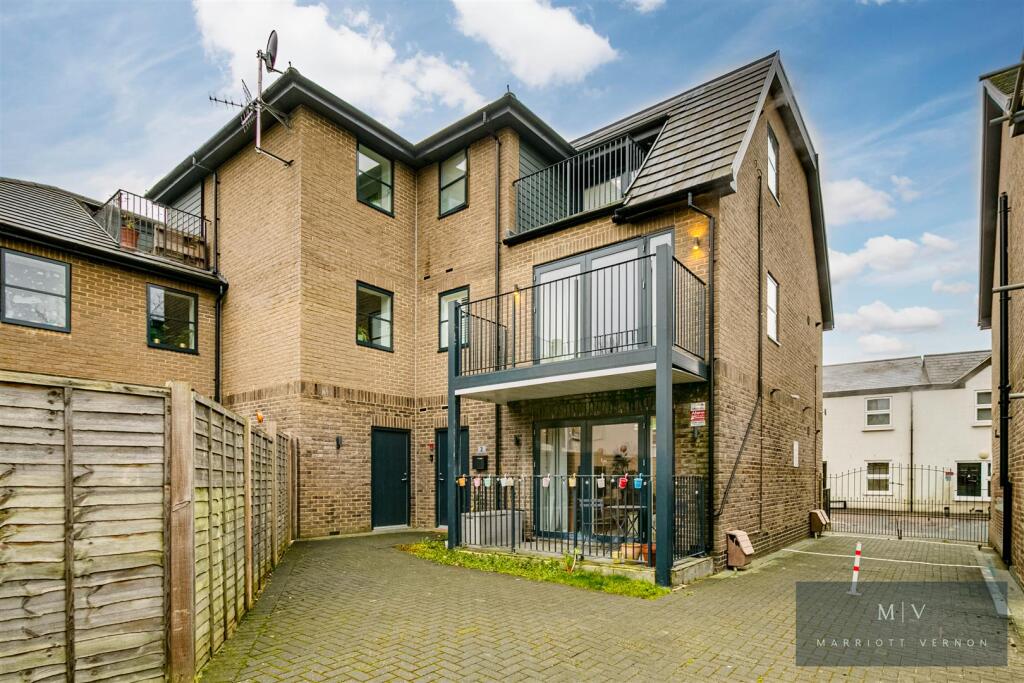 Additional image 10 of Selsdon Road, South Croydon