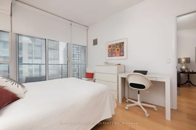 Additional image 13 of 530 St Clair Ave Unit 1406