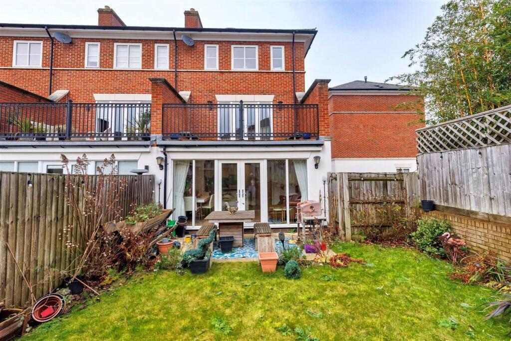 Additional image 35 of Mowbray Close, Epping