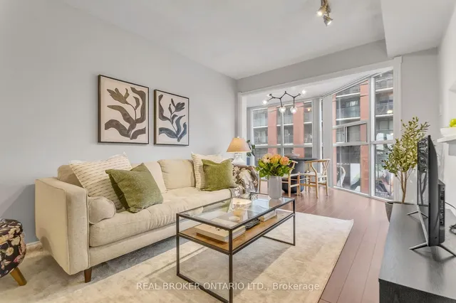 Additional image 5 of 725 King St Unit 213