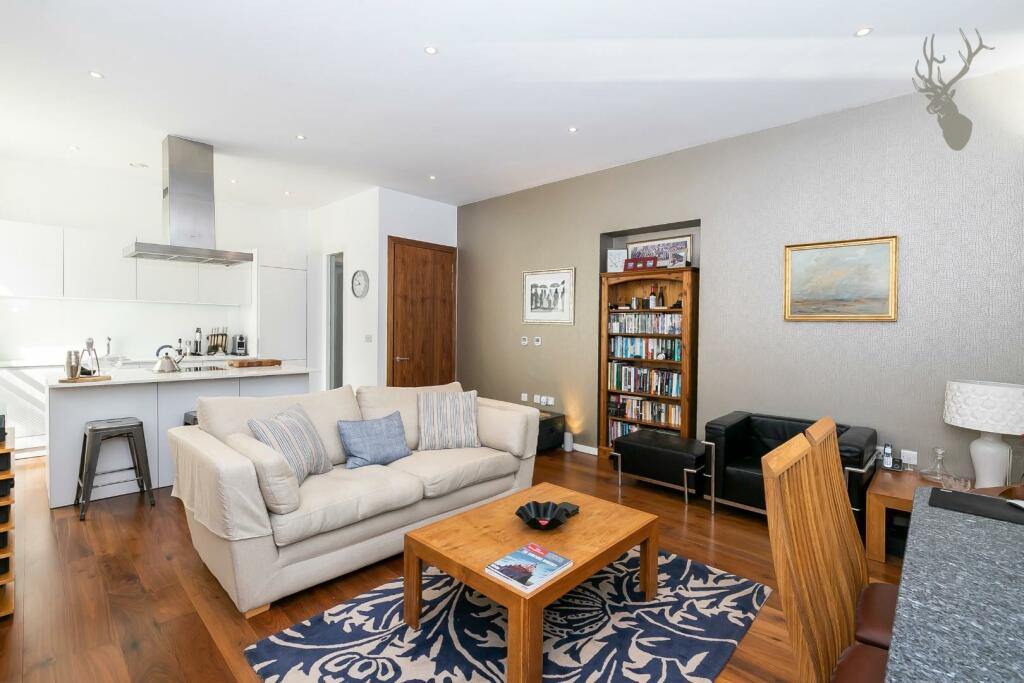 Additional image 4 of Piercing Hill, Theydon Bois,