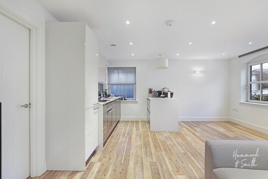 Additional image 2 of Hemnall Street, Epping, CM16