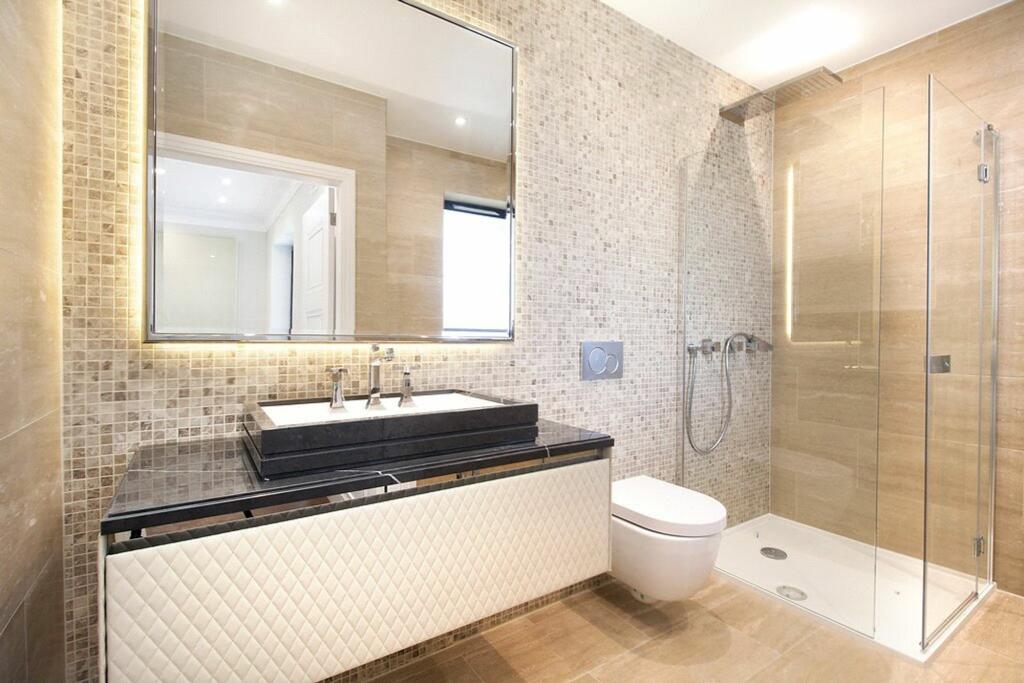 Additional image 11 of Station Road, Woldingham, CR3