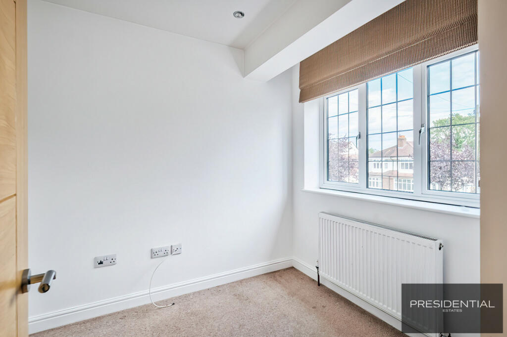 Additional image 31 of Dukes Avenue, Theydon Bois, CM16