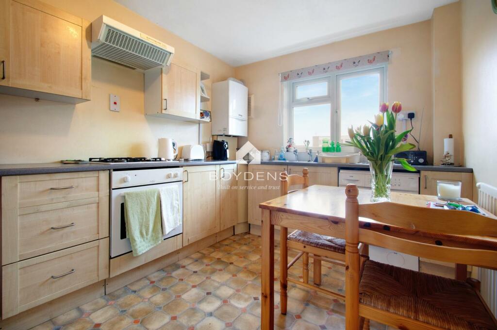 Additional image 6 of Queens Court, Holland on Sea