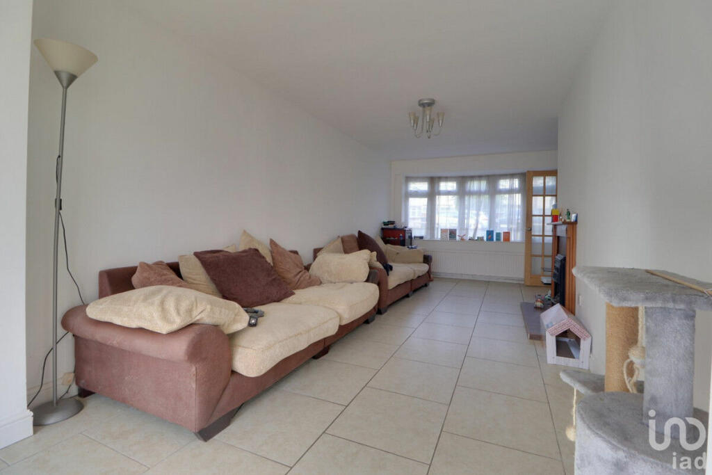 Additional image 2 of Hookfield, Harlow, CM18