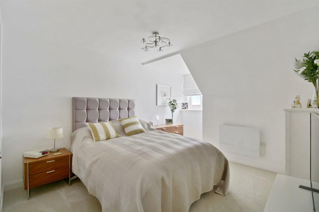 Additional image 3 of Addington Road, South Croydon
