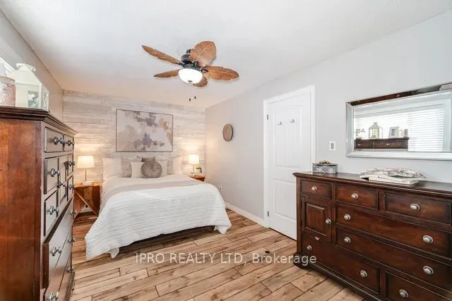 Additional image 9 of 14 Royal Palm Dr