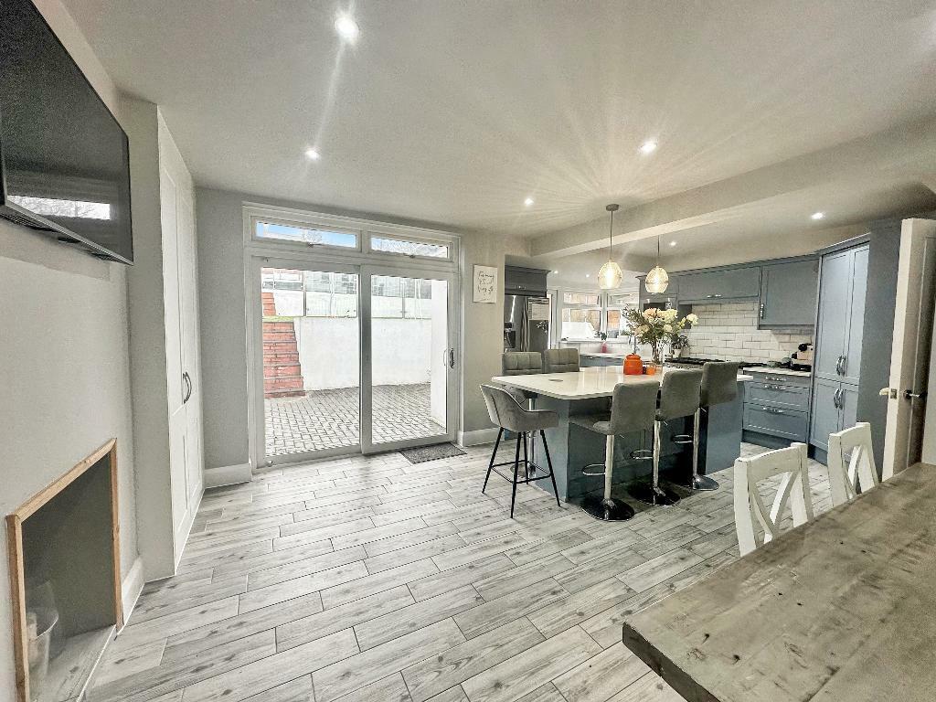 Additional image 5 of Farm Fields, Sanderstead, CR2 0HQ