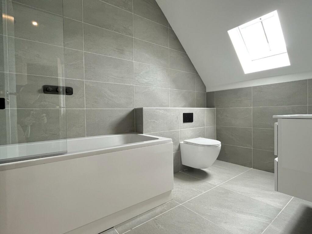 Additional image 20 of Brizes Park, Kelvedon Hatch