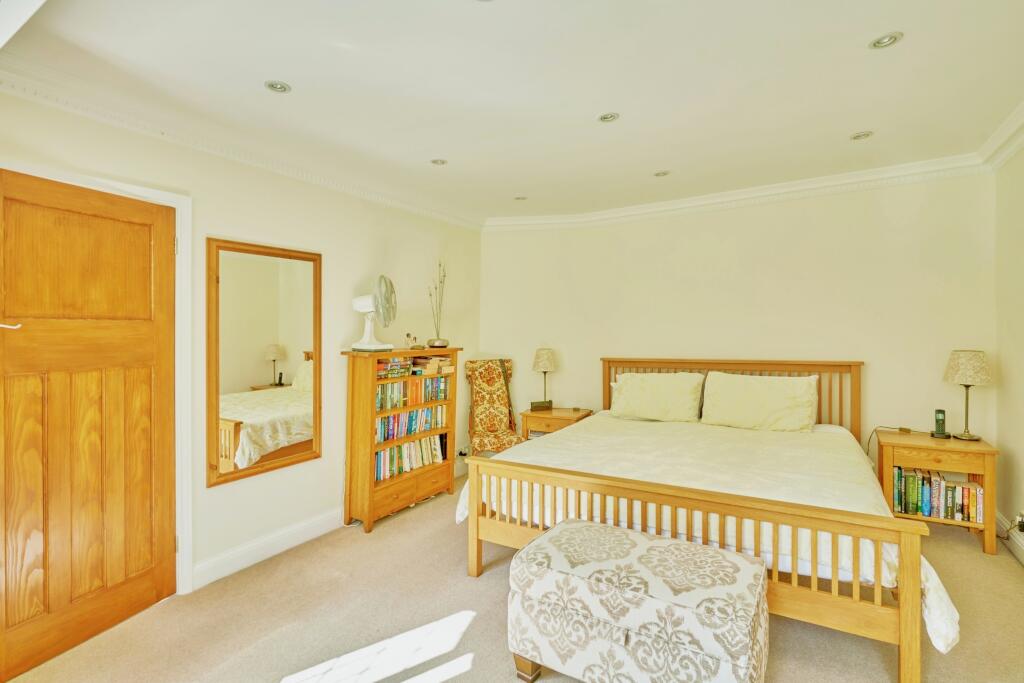 Additional image 10 of Croham Valley Road, South Croydon, CR2