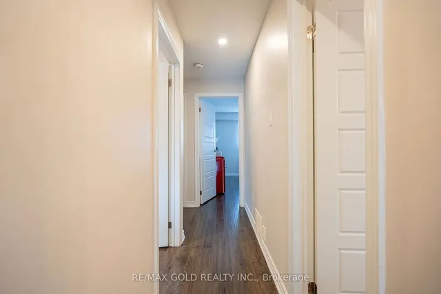 Additional image 20 of 4 Simmons Blvd