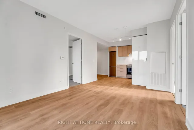 Additional image 12 of 501 Yonge St Unit 1212