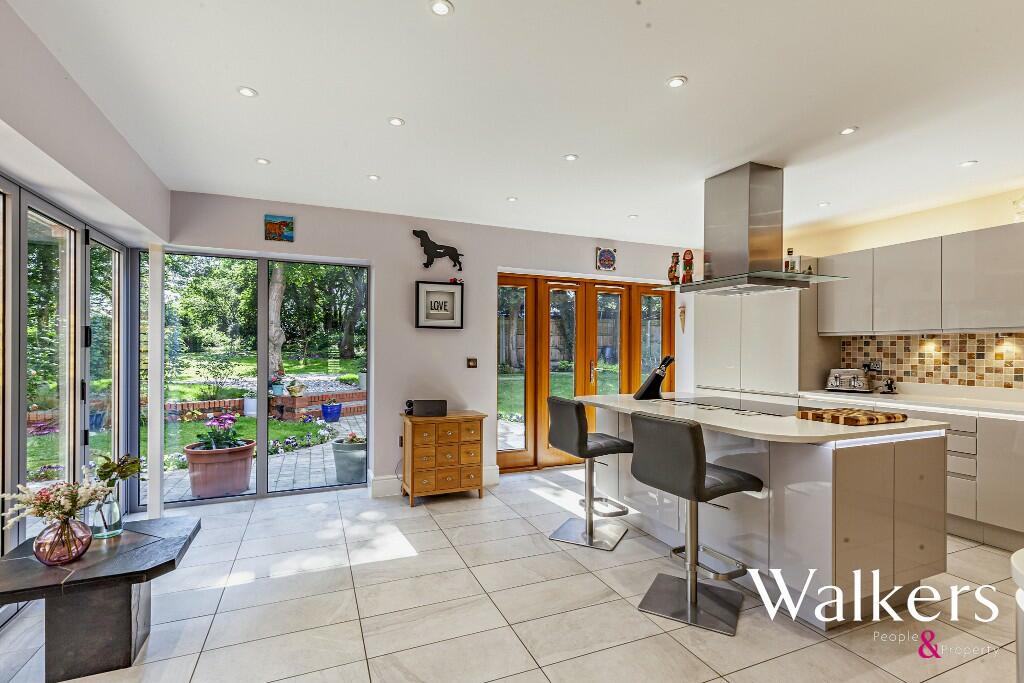 Additional image 28 of Woodland Way, Edney Common