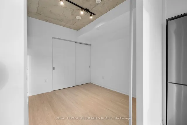 Additional image 17 of 195 McCaul St Unit 401