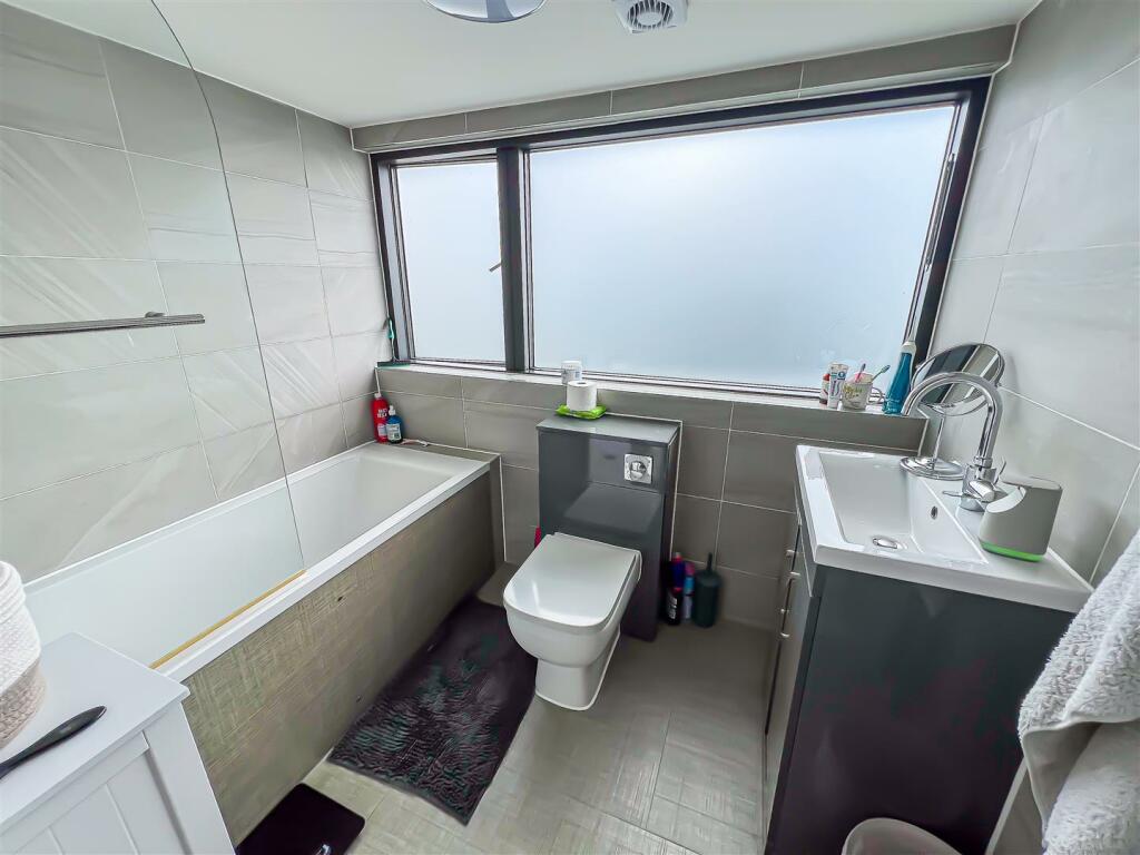 Additional image 11 of Shrubland Road, Mistley