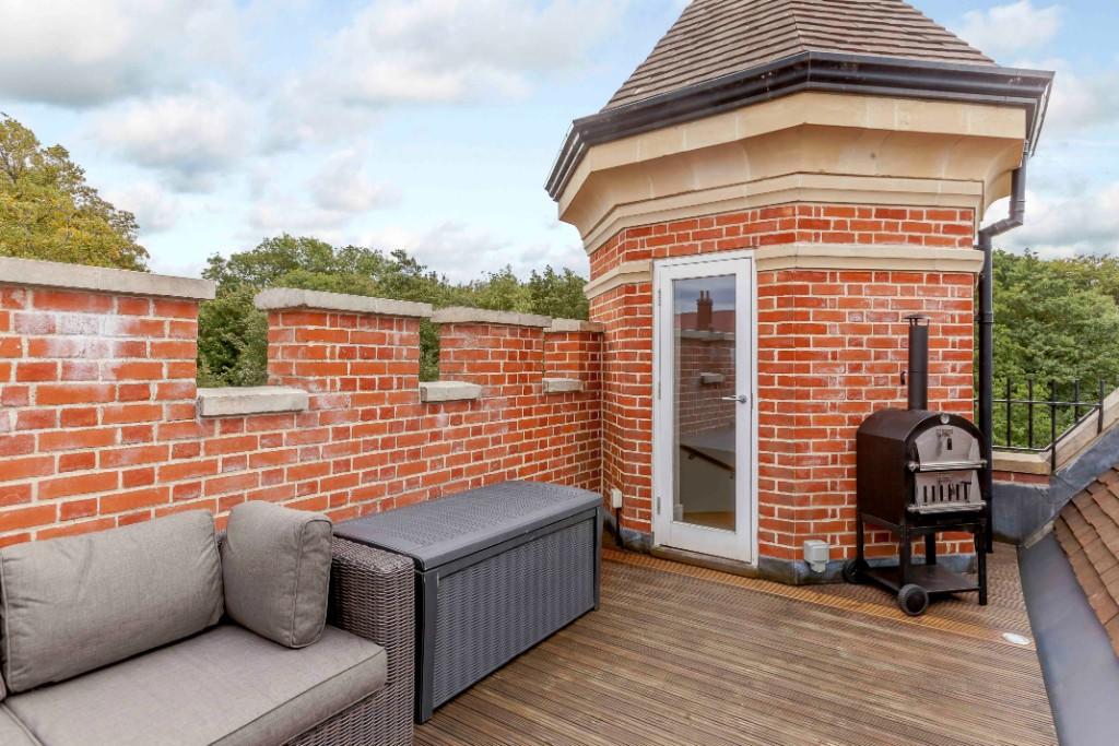 Additional image 2 of Roof Garden Apartment, The Galleries, Brentwood