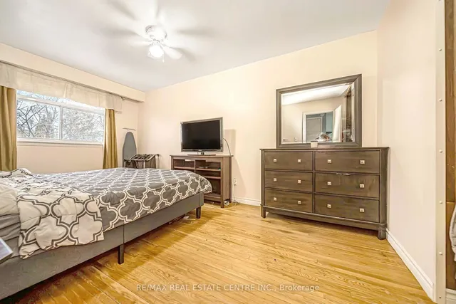 Additional image 26 of 27 Vodden Crt