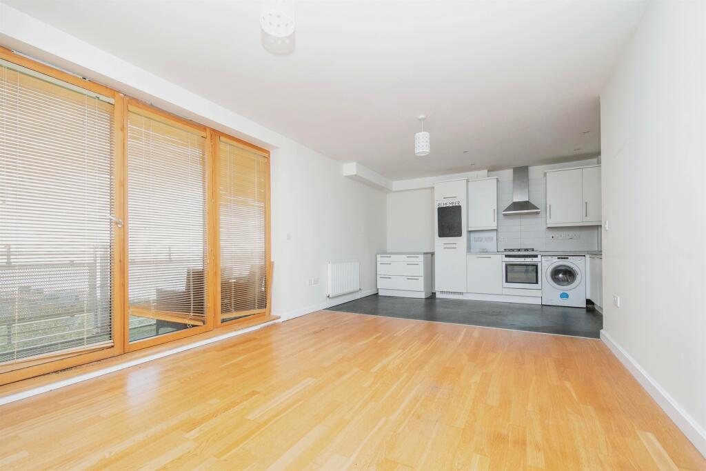 Additional image 19 of Lower Marine Parade, Dovercourt, Harwich