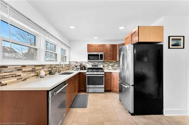 Additional image 8 of 532 Courtland Ave