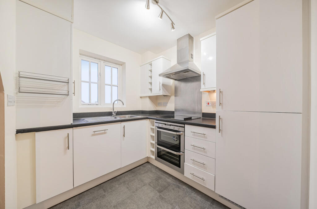 Additional image 6 of Caspian House, Weavers Close, Great Dunmow, Essex, CM6